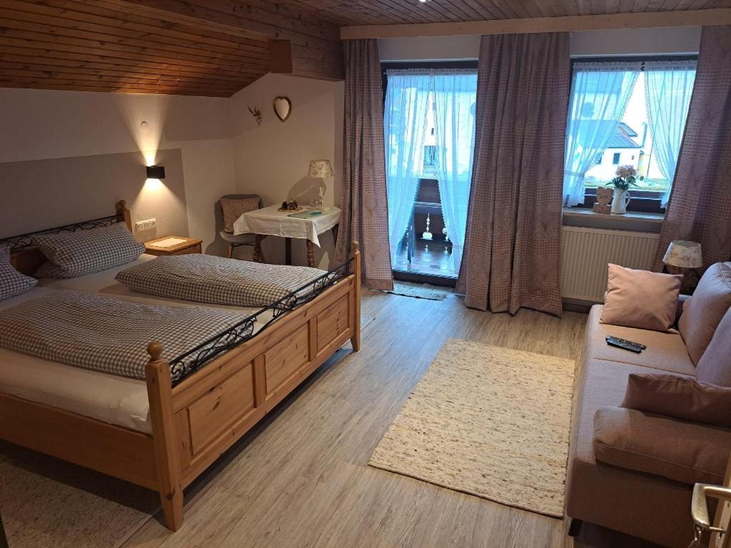 Gaestehaus Poeppl Unterwössen Esterno foto